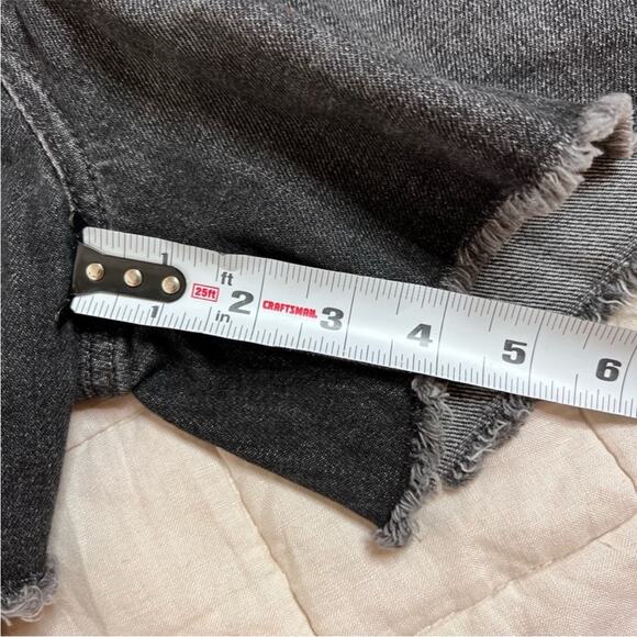 We The Free 100% Cotton Black Wash High Rise Jean Shorts w/ Fringe Hem - 26 - Picture 8 of 9